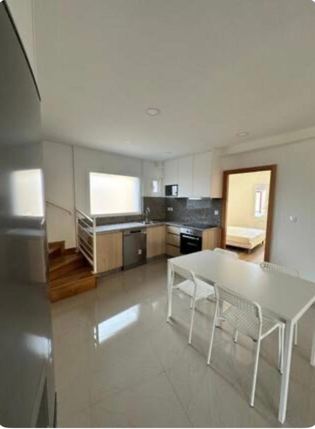Apartment Lumineux Acces Privatif.